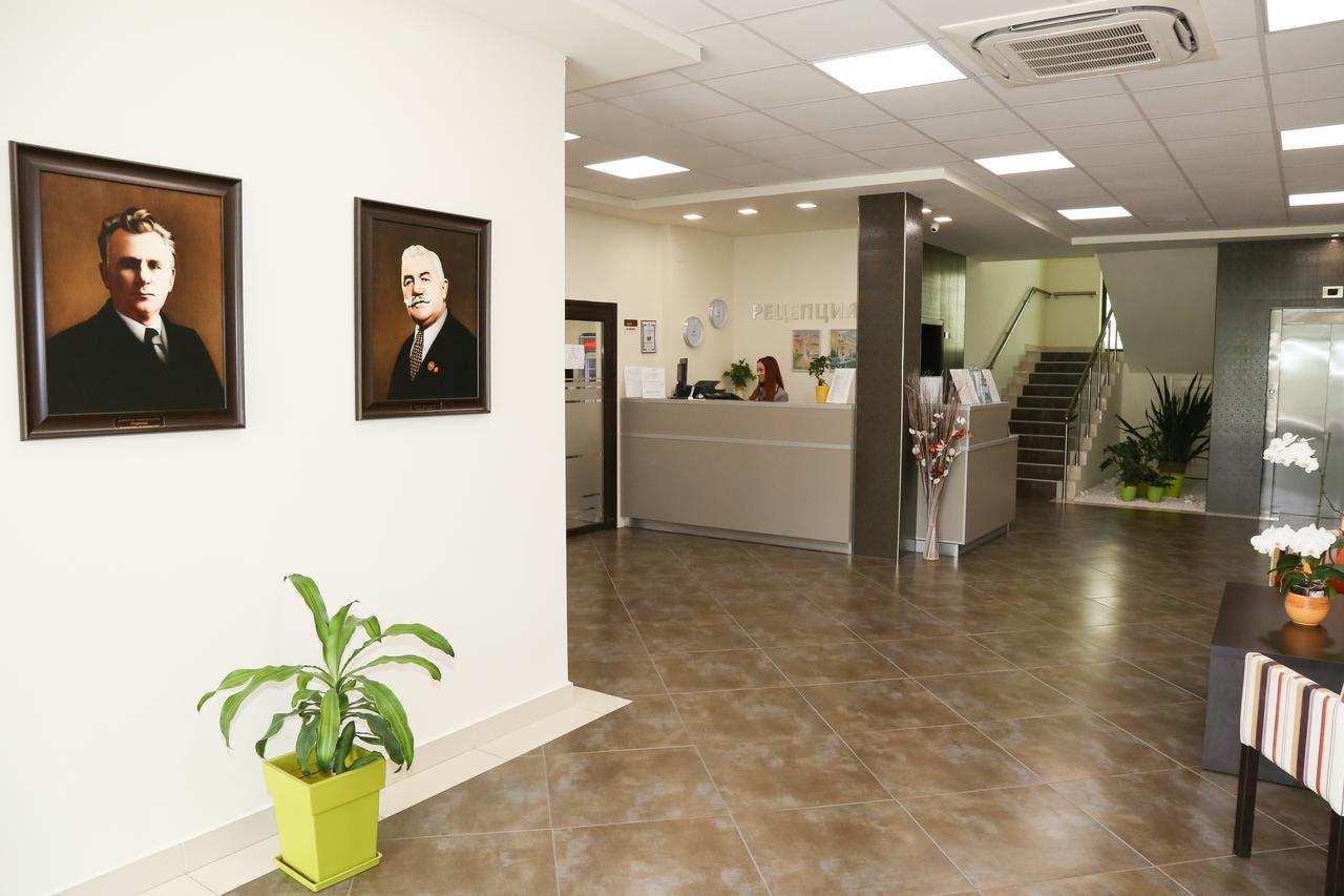 Hotel-Clinic Dr. Gechevi 파벨 반야 외부 사진