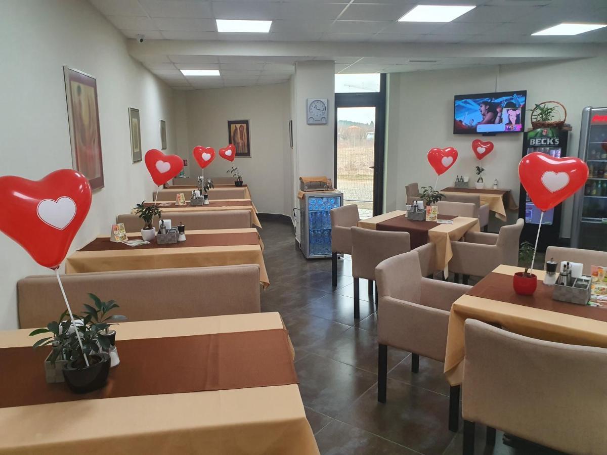 Hotel-Clinic Dr. Gechevi 파벨 반야 외부 사진